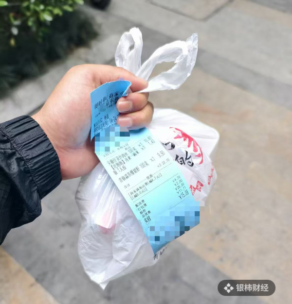 启远网 外卖战中的众包骑手：没有“二选一”，哪个平台赚得多就跑哪个