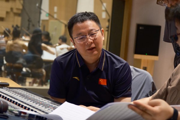 N配资 阅兵仪式和文艺晚会各有一首歌出自他手，作曲家赵麟：参与其中我很自豪